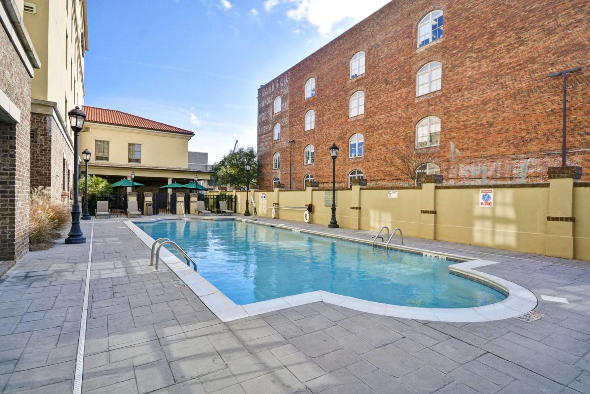 Hampton Inn & Suites Savannah Historic District Exterior foto